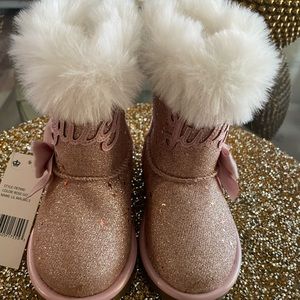 Brand new Juicy Couture kids boots size 5 never worn $20